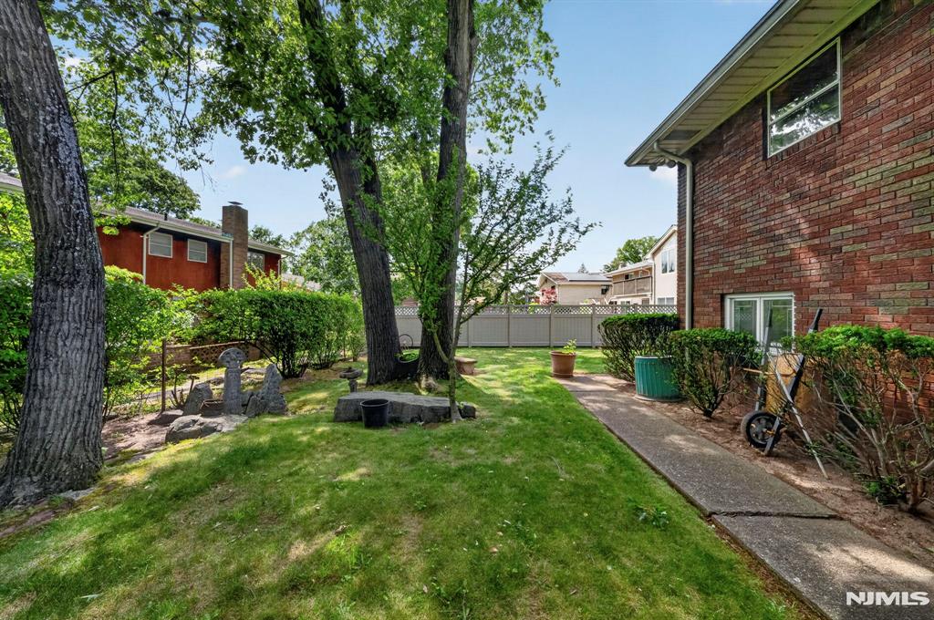 1230 Duncan Road Fort Lee, NJ 07024 - Photo 40 of 50