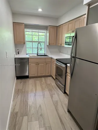 $3,200 | 60 Park Drive, Unit B, Bal Harbour, FL 33154