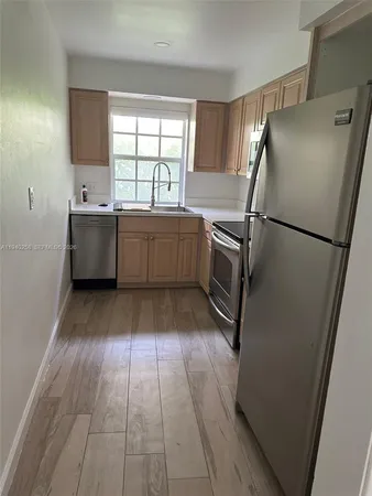 $3,200 | 60 Park Drive, Unit B, Bal Harbour, FL 33154