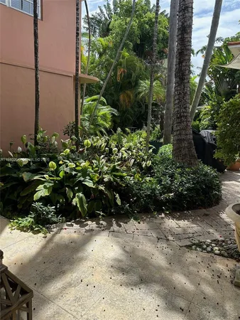 $3,200 | 60 Park Drive, Unit B, Bal Harbour, FL 33154