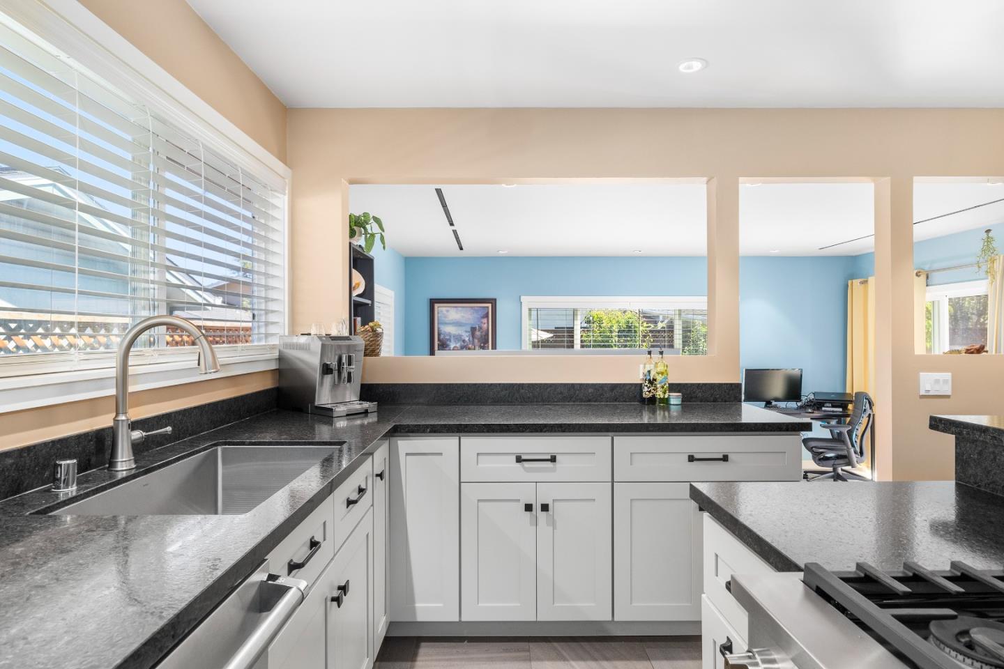426 Roxas Street Santa Cruz, CA 95062 - Photo 11 of 37 Gallery Image 11