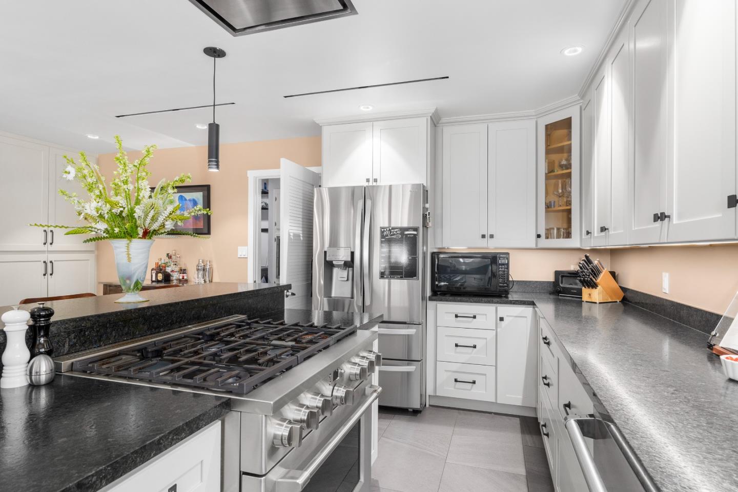 426 Roxas Street Santa Cruz, CA 95062 - Photo 10 of 37 Gallery Image 10
