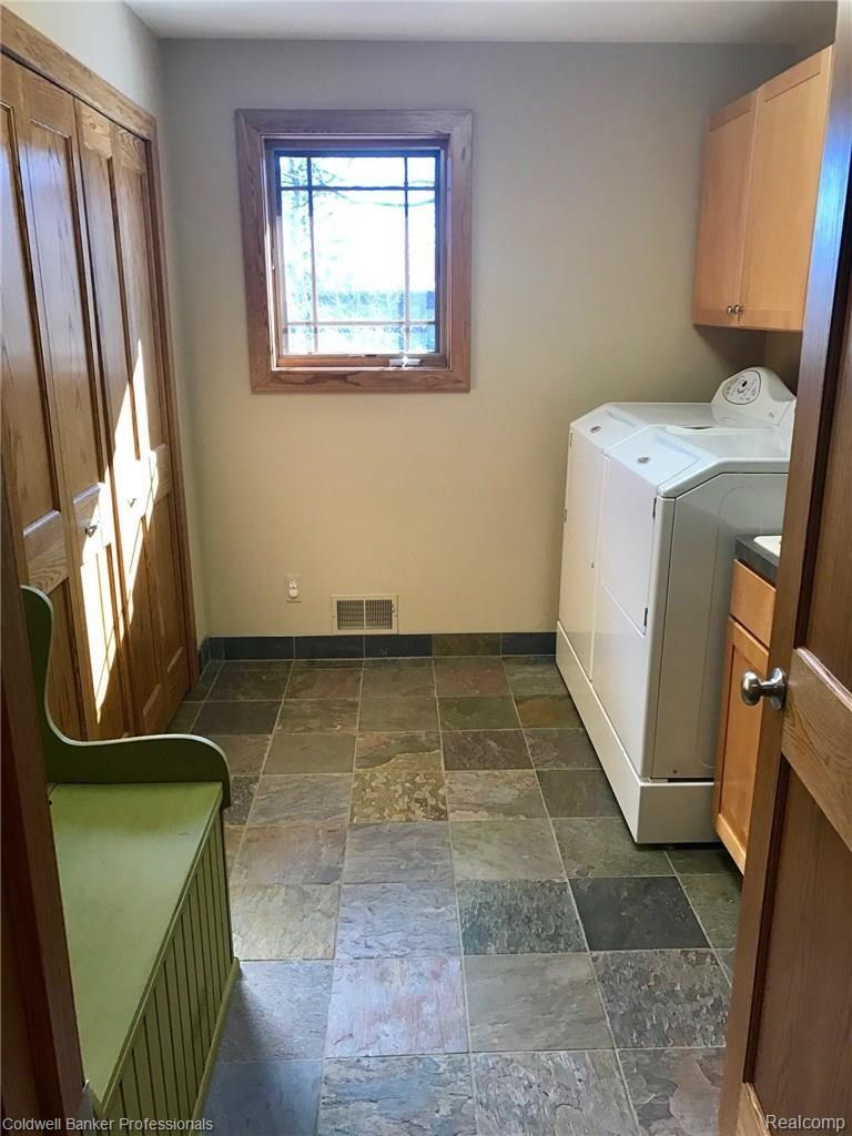 1078 Greentree Road Bloomfield Hills, MI 48304 - Photo 30 of 42 Spacious Laundry and Mudroom