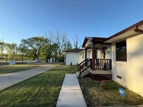 $369,900 | 11560 South Main Street, Somerville, TN 38068