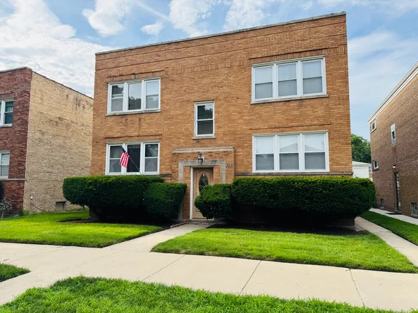 $2,200 | 2626 West Balmoral Avenue, Unit 201, Chicago, IL 60625