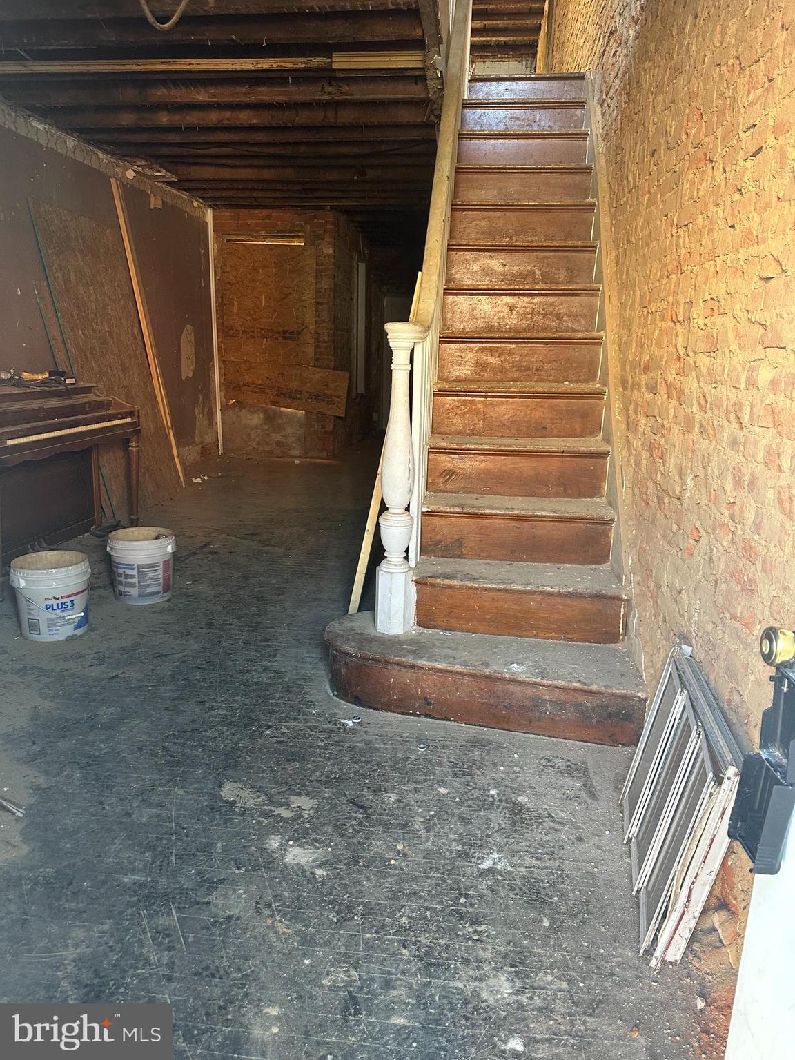2543 North Lee Street Philadelphia, PA 19125 - Photo 3 of 8 a view of entryway