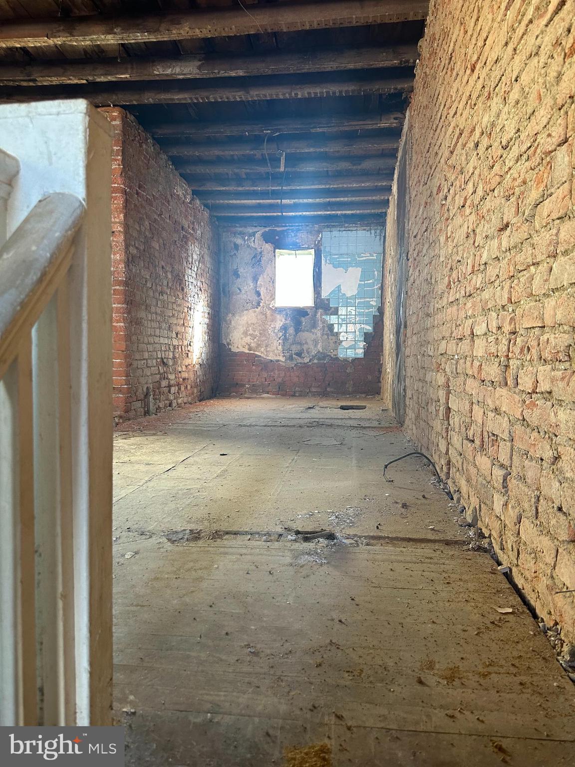 2543 North Lee Street Philadelphia, PA 19125 - Photo 8 of 8 a view of empty room with window