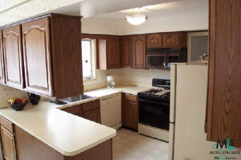 1021 Bishop Road Grosse Pointe, MI 48230 - Photo 5 of 9 854228-4.JPG