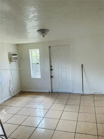 $2,200 | Sun Land Park, Miramar, FL 33023
