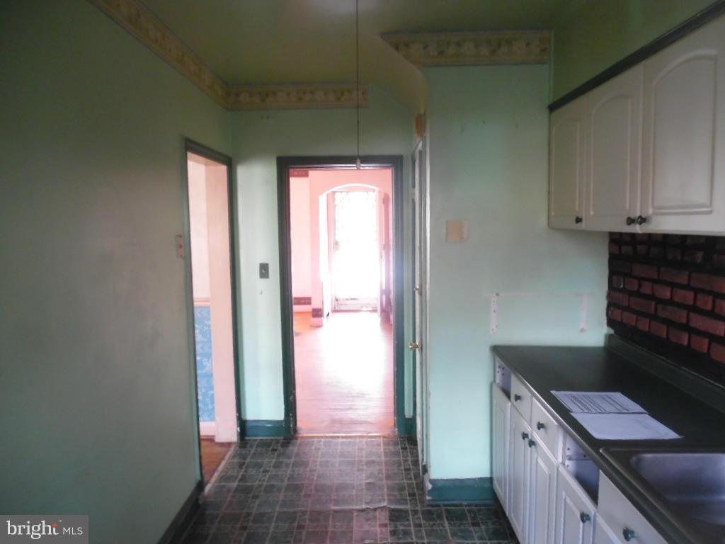 4054 Hillen Road Baltimore, MD 21218 - Photo 6 of 10 Kitchen