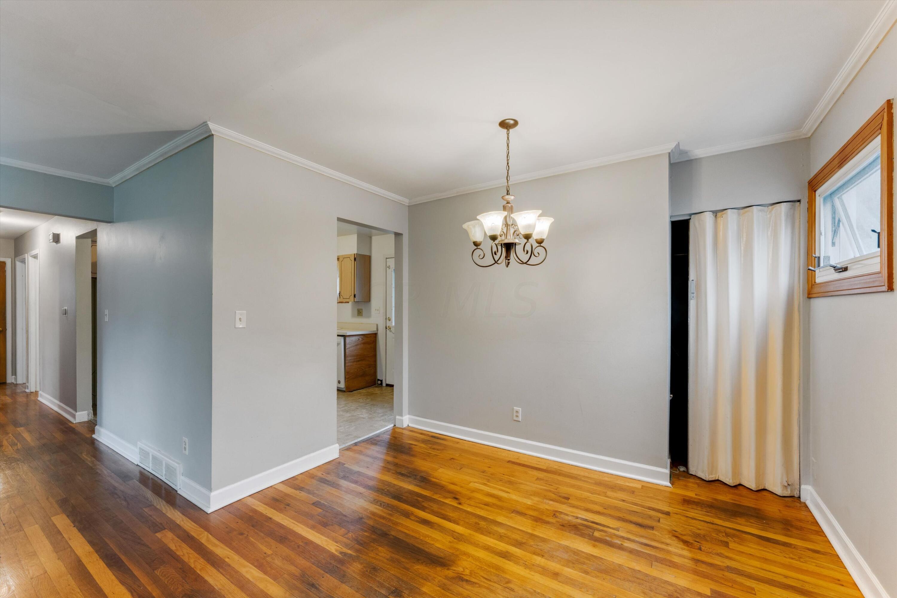 2158 Edgevale Road Columbus, OH 43221 - Photo 8 of 37 Dining Area