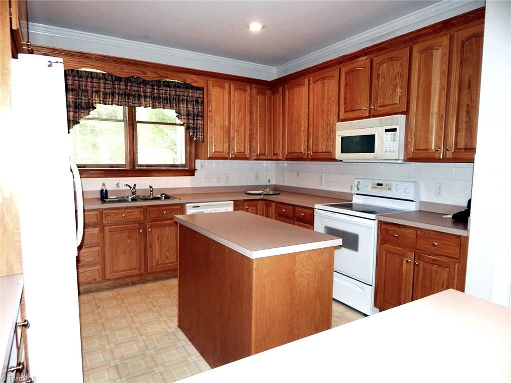 568 Whisper Ridge Lane Elkin, NC 28621 - Photo 6 of 29 Gallery Image 6