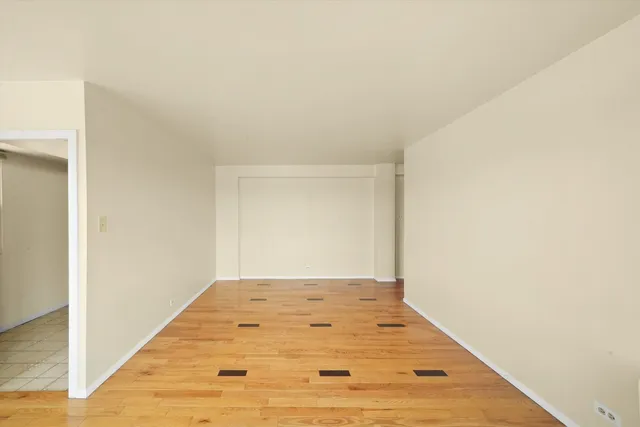 $1,400 | 2610 West Balmoral Avenue, Unit 501, Chicago, IL 60625