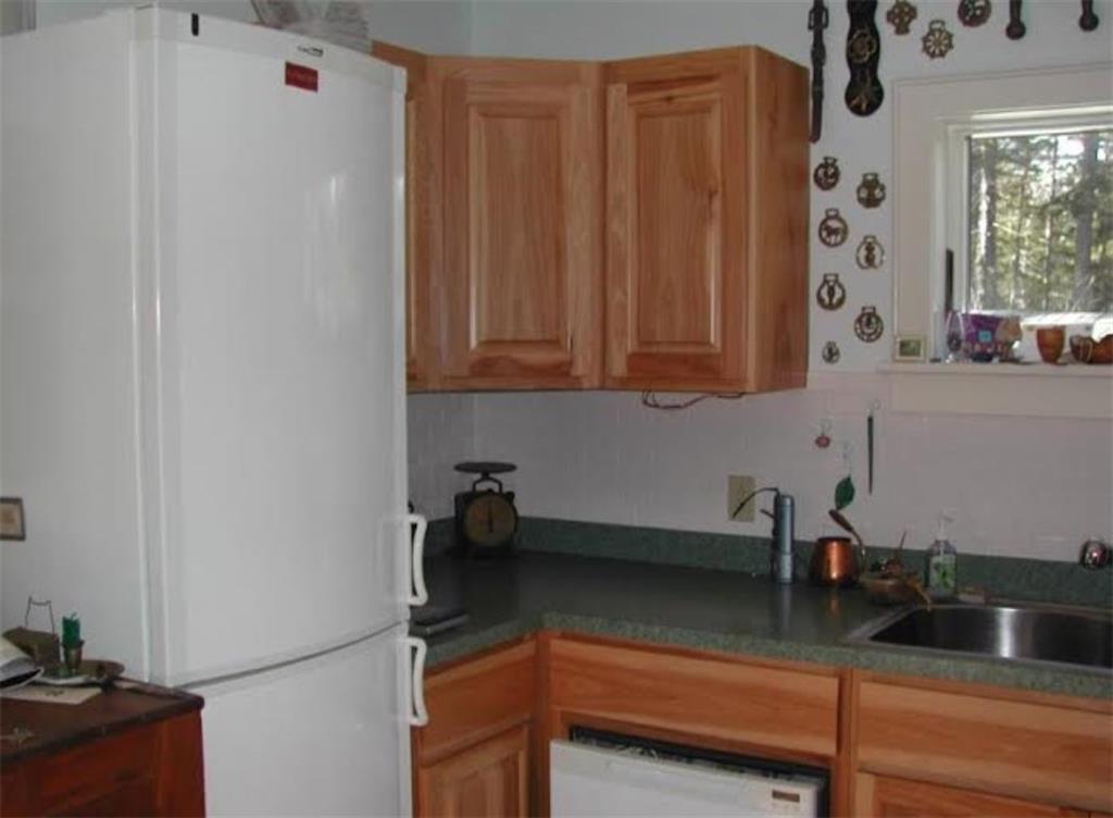 154 Boulder Hill Road Tenants Harbor, ME 04860 - Photo 8 of 16 Nicely finished kitchen with white...