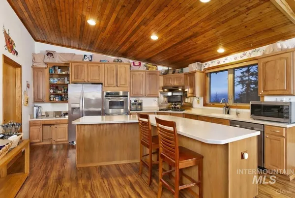 $1,395,000 | 325 Wambli Wahohpi, Cocolalla, ID 83813