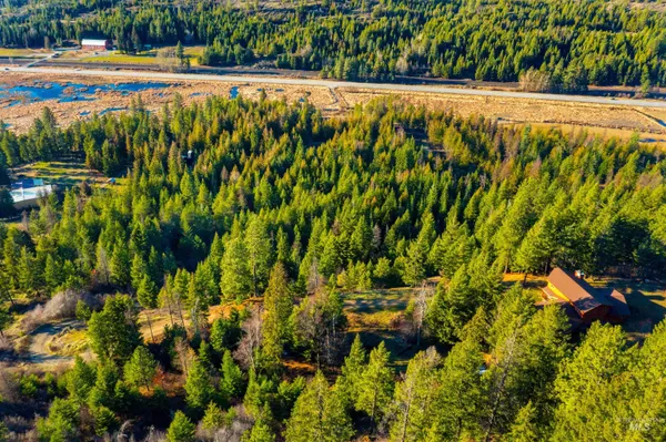 $1,395,000 | 325 Wambli Wahohpi, Cocolalla, ID 83813