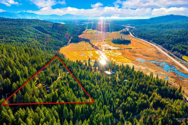 $1,395,000 | 325 Wambli Wahohpi, Cocolalla, ID 83813