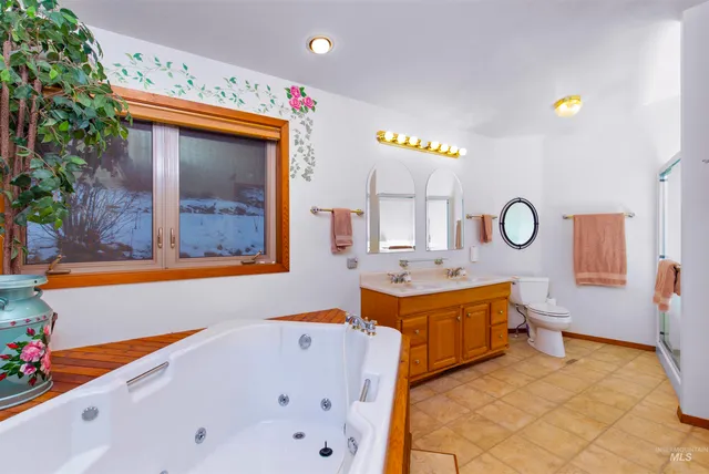 $1,395,000 | 325 Wambli Wahohpi, Cocolalla, ID 83813