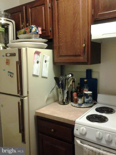 4004 Beecher Street Northwest, Unit 303 Washington, DC 20007 - Photo 6 of 6 Kitchen