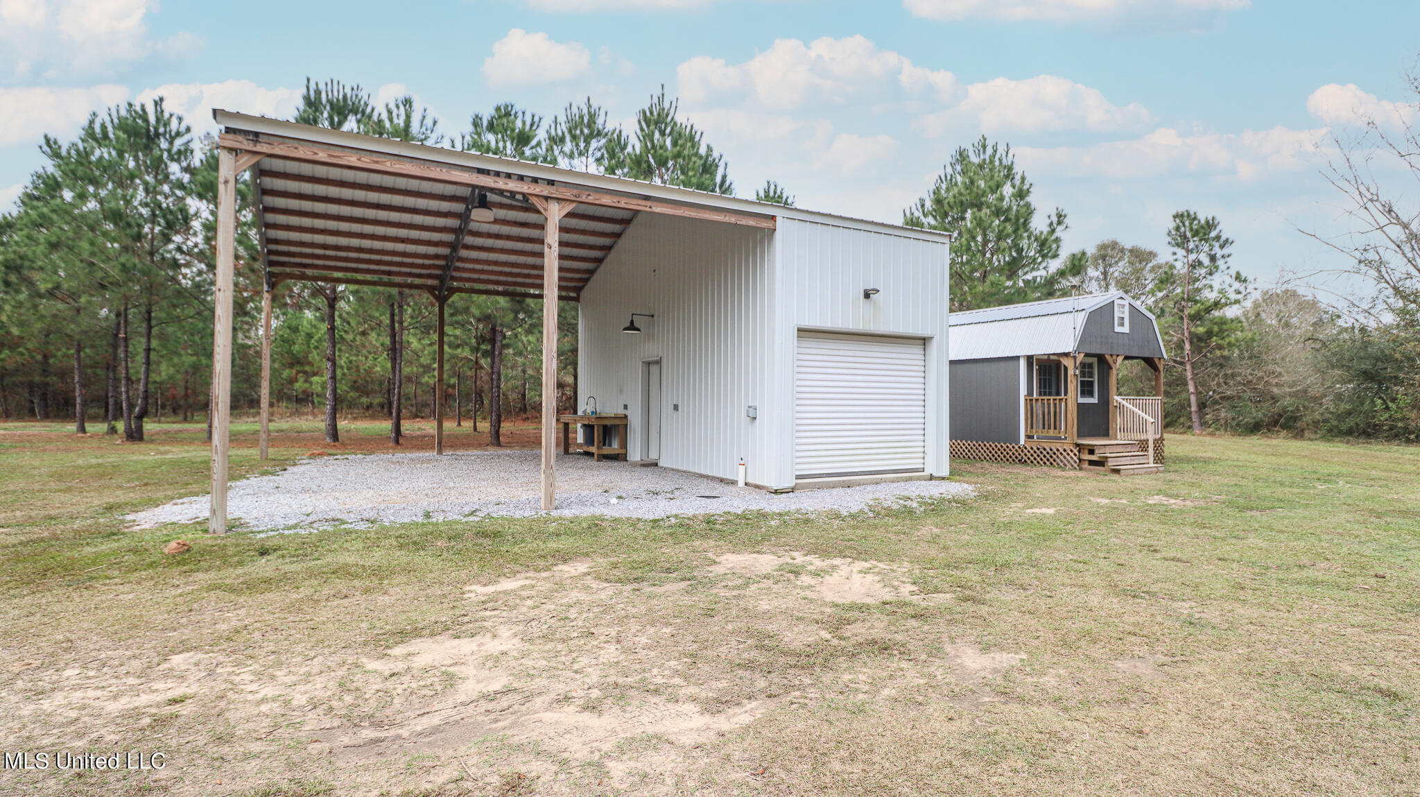 507 Wire Road East Perkinston, MS 39573 - Photo 14 of 21 Sunflower-4917