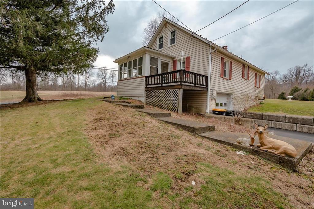 960 Creek Road Bangor, PA 18013 - Photo 5 of 31 Gallery Image 5