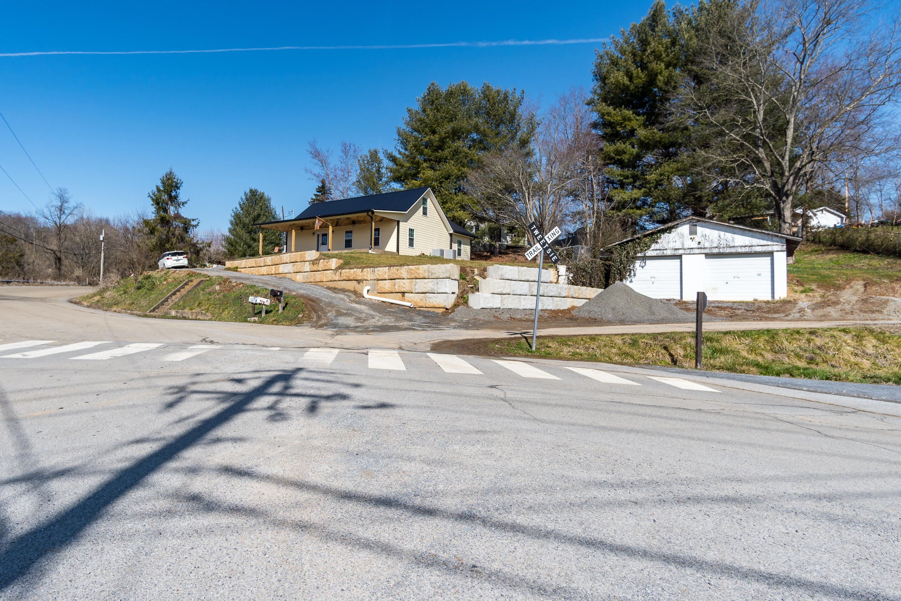 327 Happy Valley Road Johnson City, TN 37601 - Photo 40 of 42 exterior-19