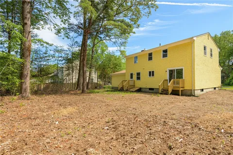 $679,000 | 5 Knapton Street, Barrington, RI 02806