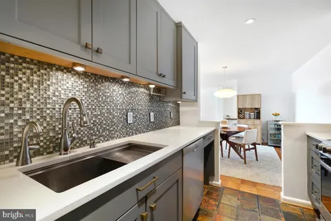 $344,900 | 4977 Battery Lane, Unit 11014, Bethesda, MD 20814