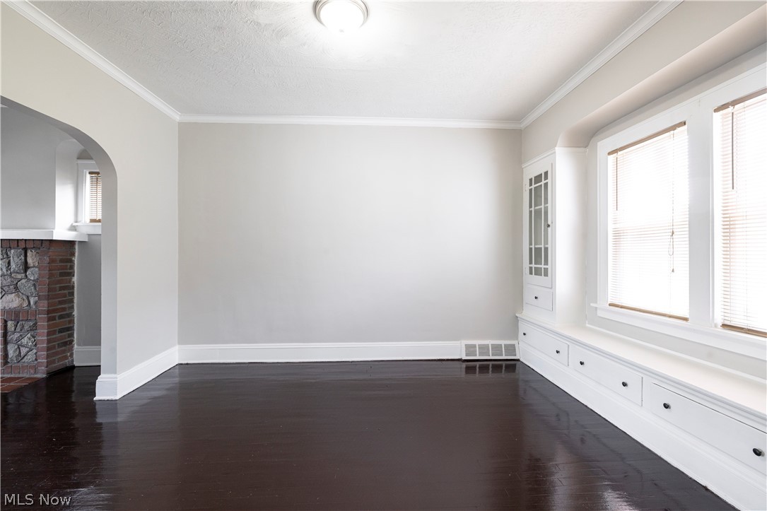 954 Royal Road Cleveland, OH 44110 - Photo 7 of 34