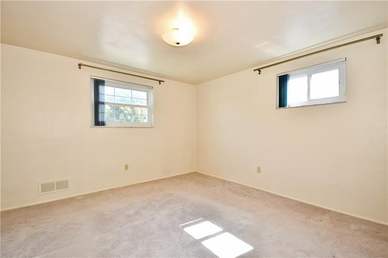 291 Olympic Road Pittsburgh, PA 15236 - Photo 14 of 25 Gallery Image 14