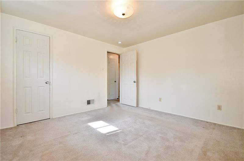 291 Olympic Road Pittsburgh, PA 15236 - Photo 16 of 25 Gallery Image 16