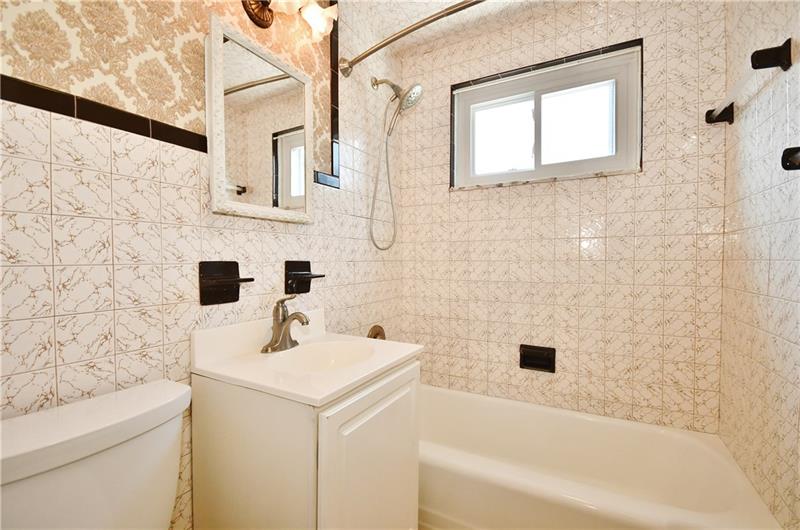291 Olympic Road Pittsburgh, PA 15236 - Photo 18 of 25 Gallery Image 18