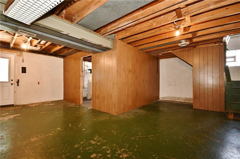 291 Olympic Road Pittsburgh, PA 15236 - Photo 19 of 25 Gallery Image 19