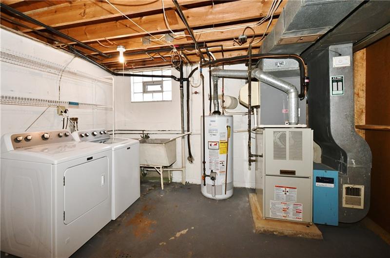291 Olympic Road Pittsburgh, PA 15236 - Photo 20 of 25 Gallery Image 20