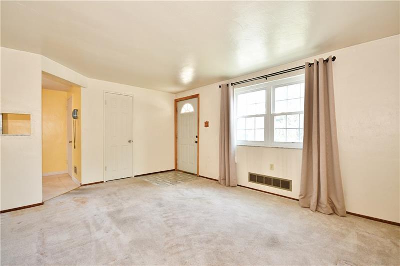 291 Olympic Road Pittsburgh, PA 15236 - Photo 6 of 25 Gallery Image 6