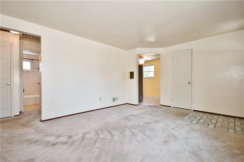 291 Olympic Road Pittsburgh, PA 15236 - Photo 8 of 25 Gallery Image 8