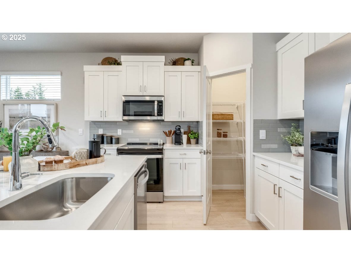 3588 Southwest Binford Avenue Gresham, OR 97080 - Photo 12 of 37