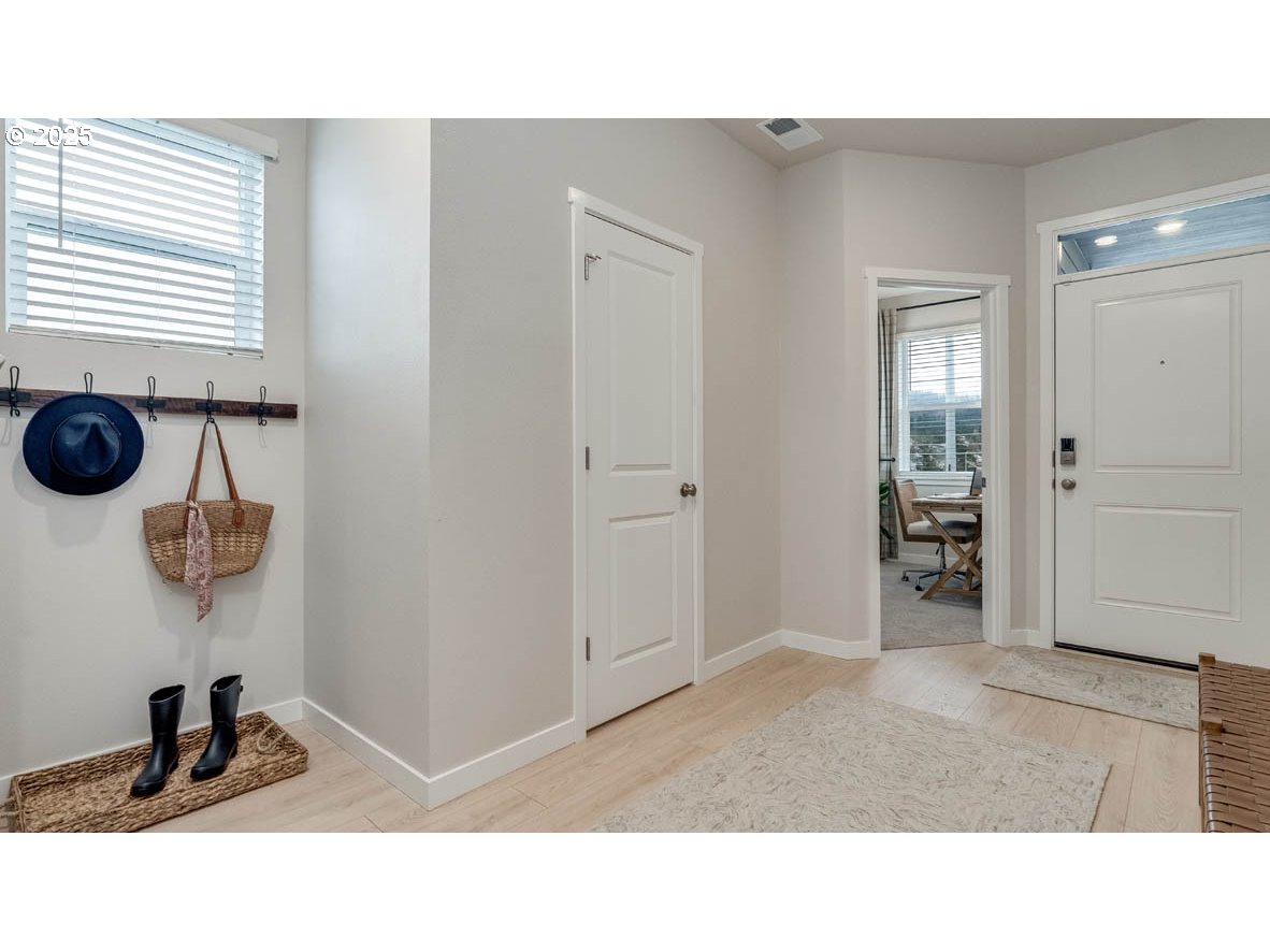 3588 Southwest Binford Avenue Gresham, OR 97080 - Photo 2 of 37