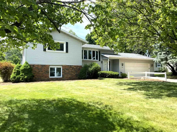 $337,500 | 210 Avalon Road, Columbus, WI 53925