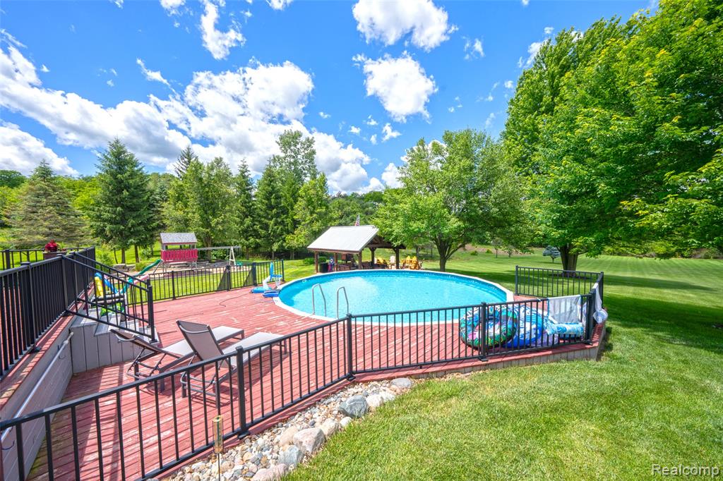 5233 Crawford Road Dryden, MI 48428 - Photo 13 of 95