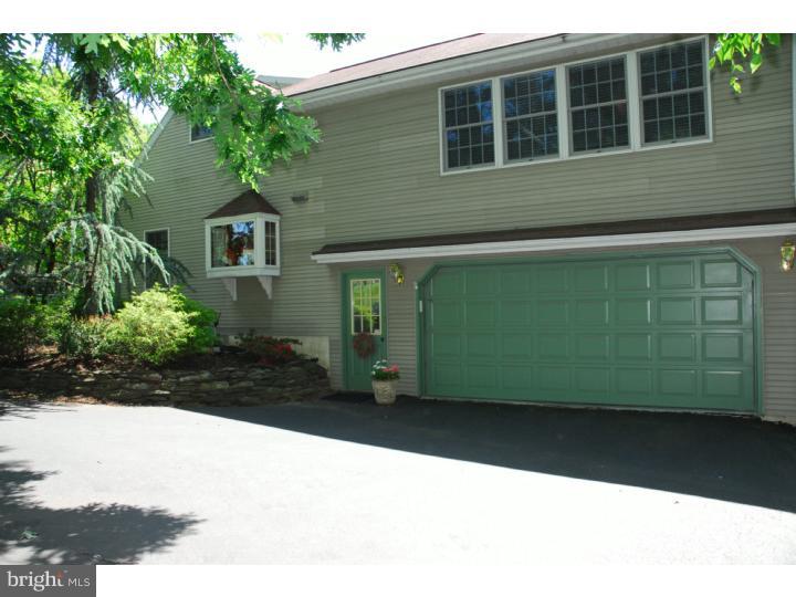 44 Golfview Lane Reading, PA 19606 - Photo 5 of 25 Exterior Side