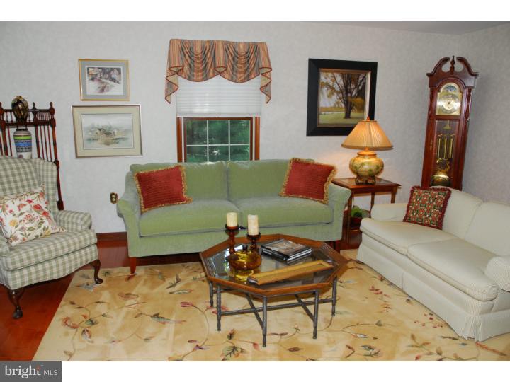 44 Golfview Lane Reading, PA 19606 - Photo 7 of 25 Living Room