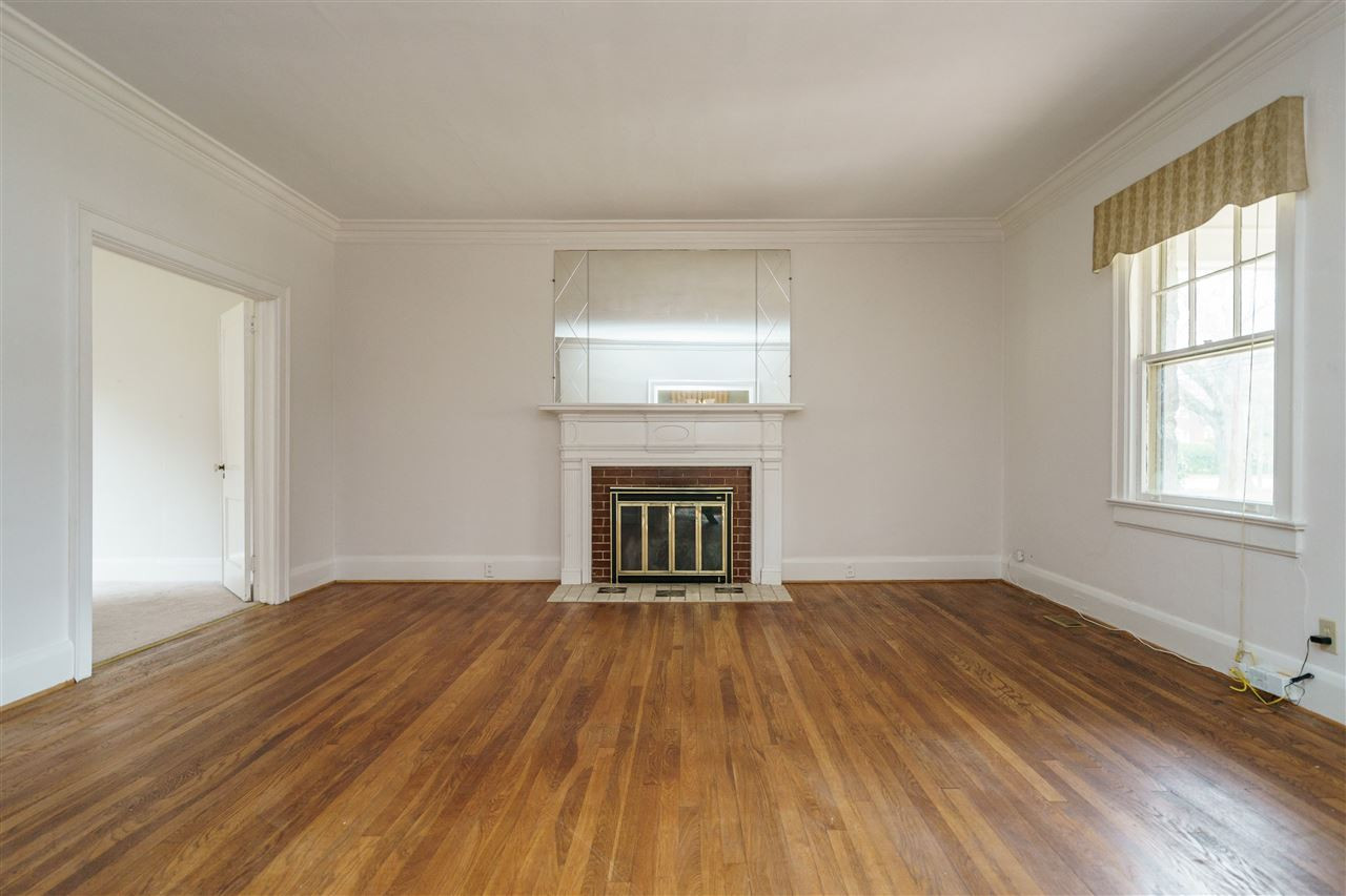 2415 Fairview Road Raleigh, NC 27608 - Photo 3 of 24 Living Room