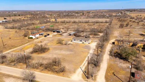 $239,000 | 393 West County Road 5719, Devine, TX 78016
