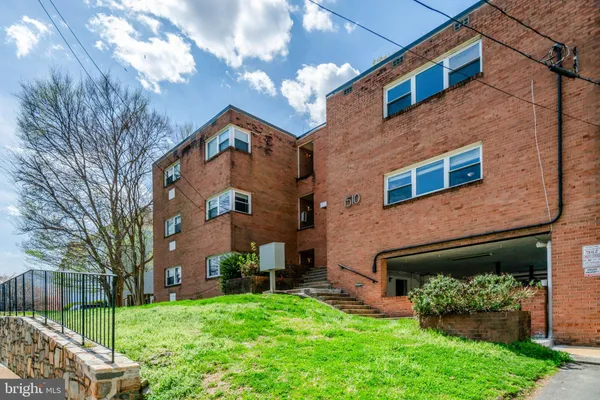 $2,700 | 1510 North Rolfe Street, Unit 6, Arlington, VA 22209