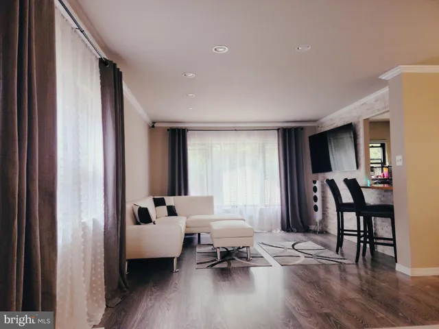 $2,300 | 9364 Neil Road, Unit B, Philadelphia, PA 19115