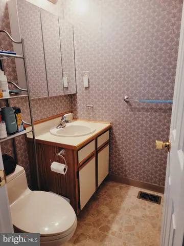 $2,300 | 9364 Neil Road, Unit B, Philadelphia, PA 19115