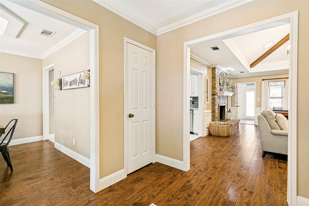 2232 Ridgewood Bedford, TX 76021 - Photo 3 of 25