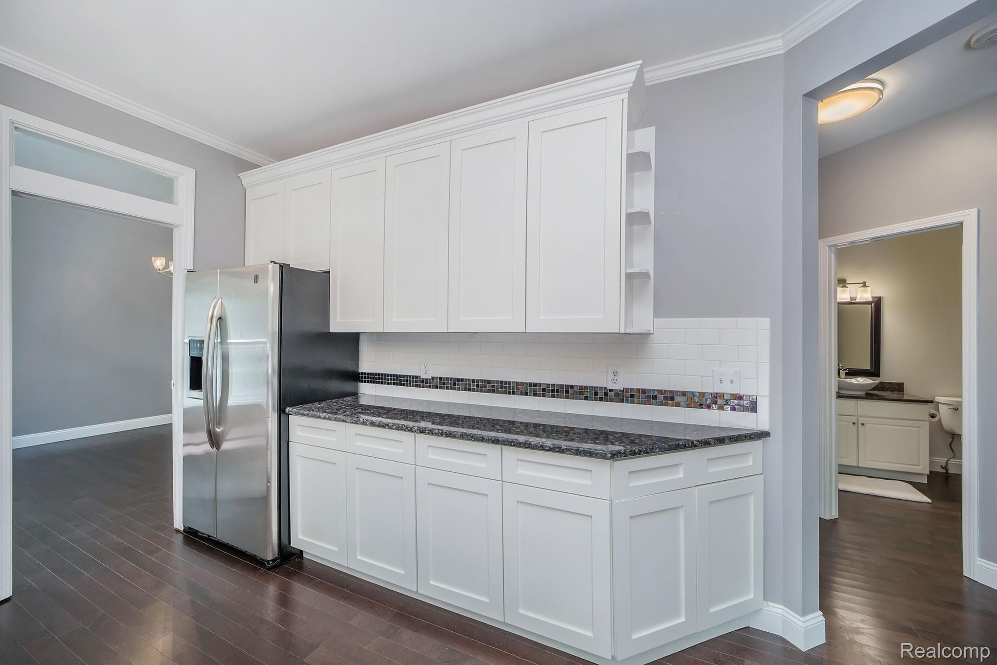 697 Lake Ridge Road Rochester, MI 48307 - Photo 9 of 42 017A2368.jpg