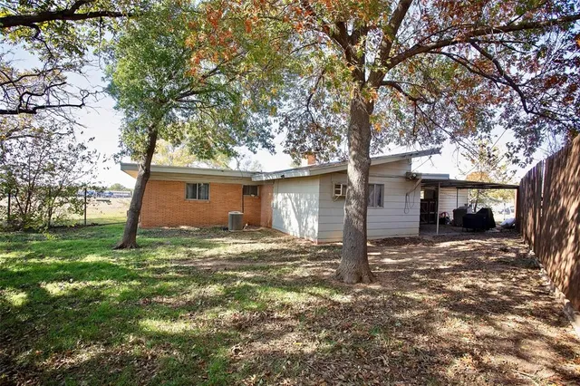 $170,000 | 1400 Brazos Street, Graham, TX 76450